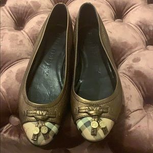 💯 authentic Burberry flats